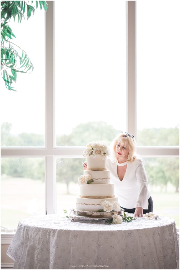 kathy allen, wedding cake, wedding details, charlotte wedding, wedding photographer, charlotte photographer, best cakes in charlotte
