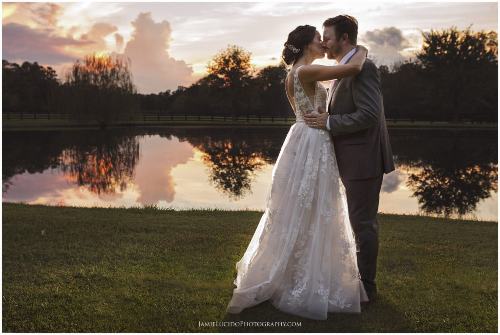 bride and groom, sunset photography, romantic photography, wedding photographer, wedding day sunset, beautiful photography, charlotte photographer jamie lucido