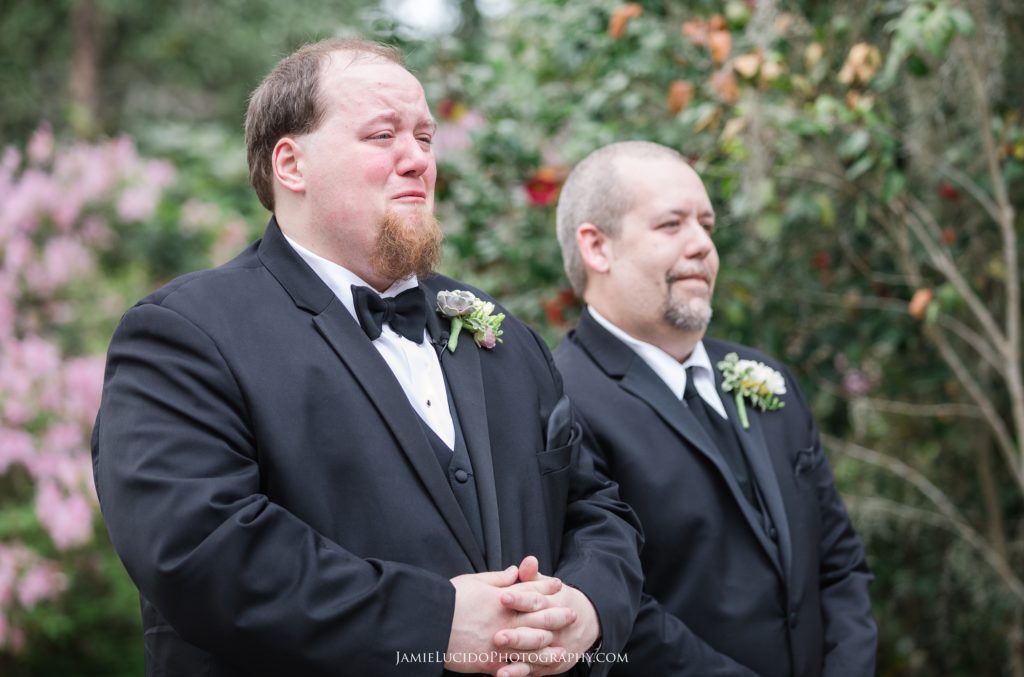 groom cries when he sees his bride, groom's reaction