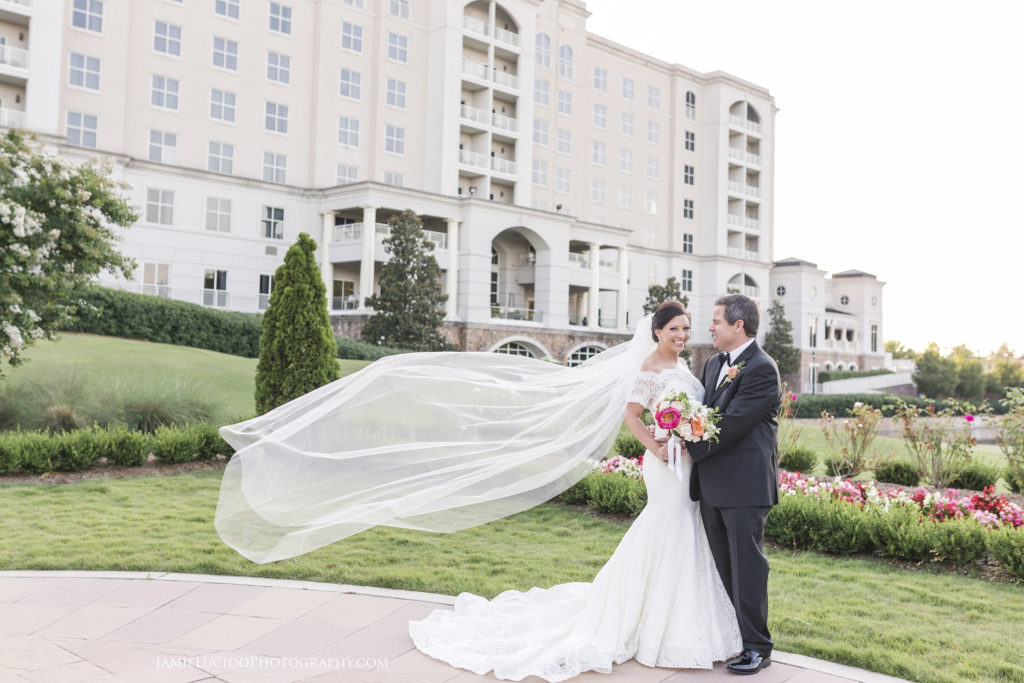 bride and groom, wedding venue, blowing veil, beautiful wedding venue, upscale wedding, hotel wedding, jamie lucido photography, charlottes best wedding photographer
