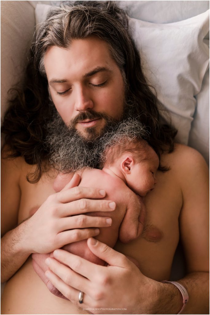 newborn with father, hospital photography, fresh 48