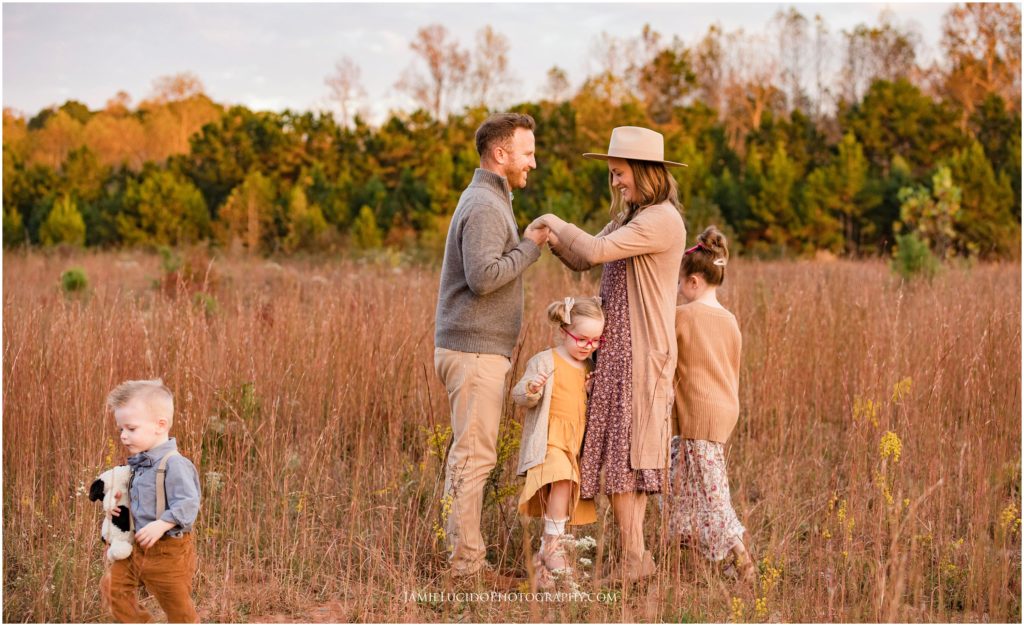 fall photo session, lifestyle photographer, charlotte family photographer, documentary moments